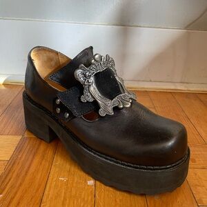 John Fluevog Black leather platform loafers with beautiful silver buckle
